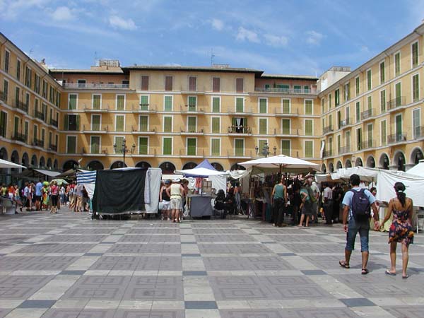 Ein Markt in der Innenstadt von Palma